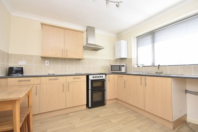 20, Luckhurst Gardens, Margate photo 2