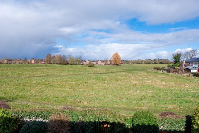 Old Orchard, Moor Lea Avenue, York photo 2