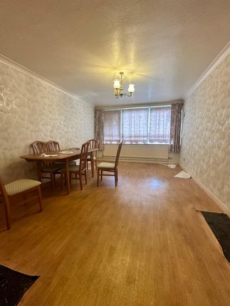 Thumbnail Flat to rent in Staines Road, Ilford