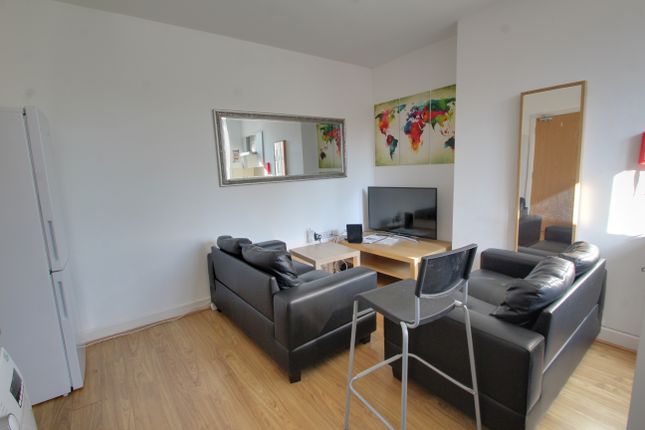Shared accommodation to rent in Westcotes Drive, Leicester