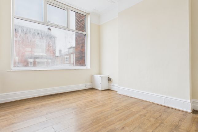 Cam03729G0-Pr0139-Still003