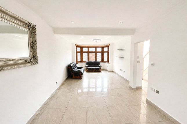 2, Morland Gardens, Greater London photo 2