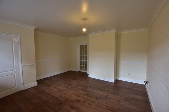 63, Lutton Grove, Peterborough photo 2