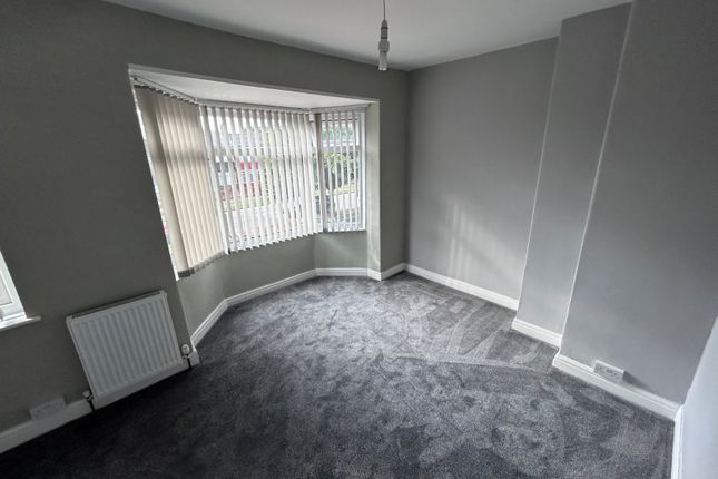 77, County Road South, East Yorkshire photo 5