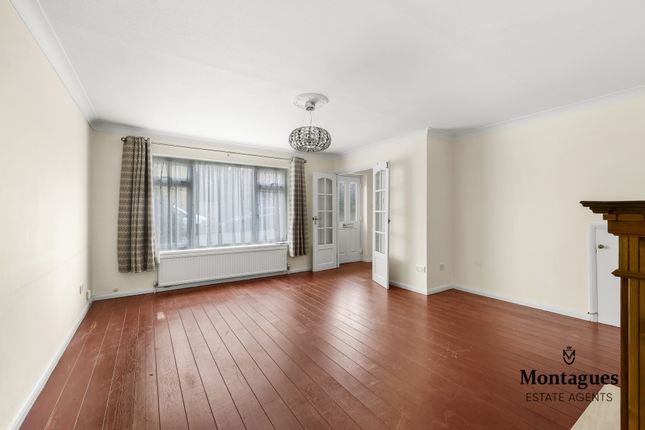 4, Elm Gardens, Epping photo 2