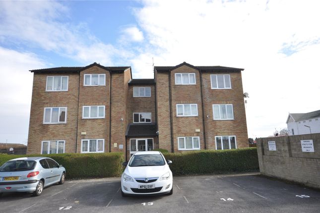 Flat for sale in Colbourne Street, Swindon, Wiltshire