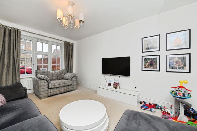 4, Broomfield Way, Essex photo 3
