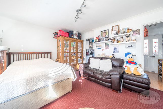 9 Regal Court,, Kings Road, Guildford photo 3