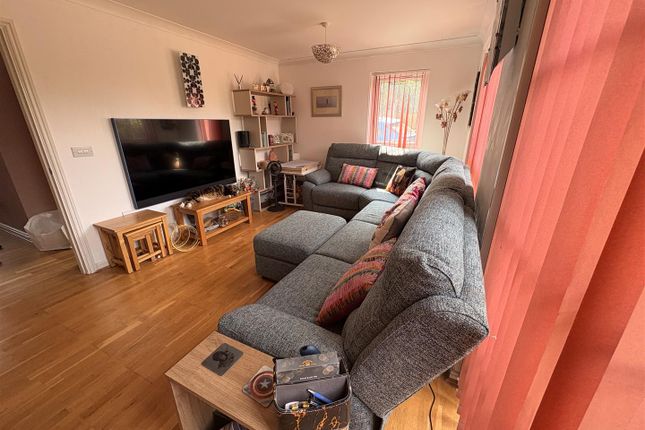 7, Mallard Mews, Basildon photo 3