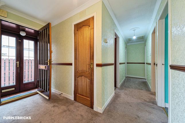 24, Brownside Drive, Glasgow photo 4