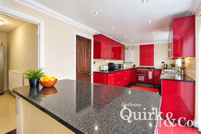 27a, Gafzelle Drive, Canvey Island photo 4
