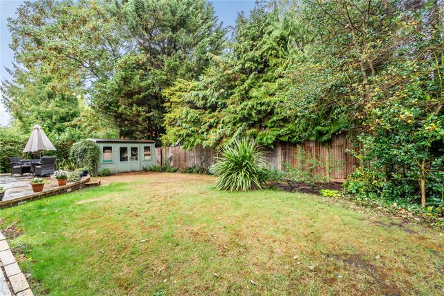 20B,, Trodds Lane, Surrey photo 2