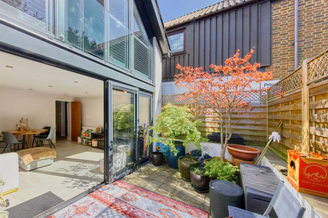 12, Glass Place, Surbiton photo 3