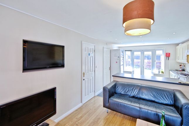 10, Colet Crescent, Colchester photo 4