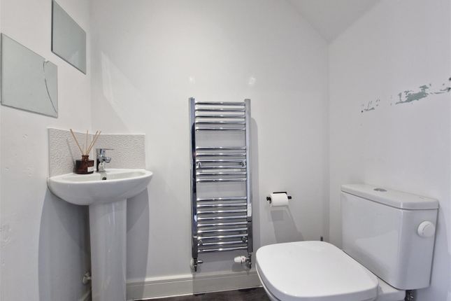 2, Blue Rock Drive, Aylesbury photo 5