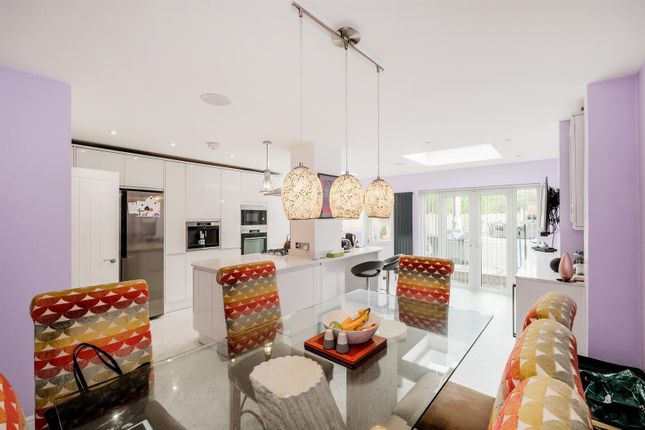 1, Larkswood Road, Chingford photo 4