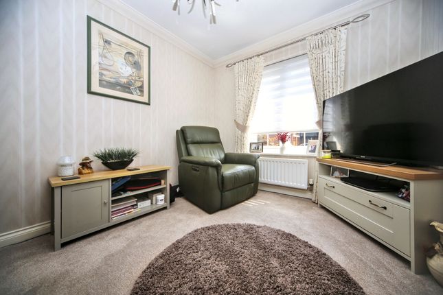 4 Stonemill Rise, Wigan photo 2