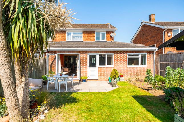 28 Churchill Way, Faversham photo 2
