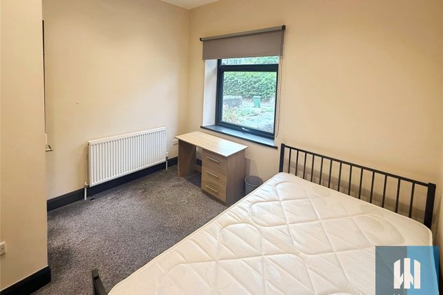 Orchard Terrace, Huddersfield photo 5