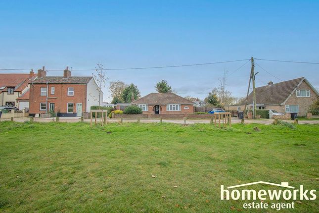 2-bed bungalow on 32, Neatherd Moor, Dereham, £350,000