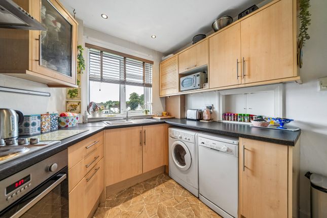 27d, Alexander Avenue, Glasgow photo 2