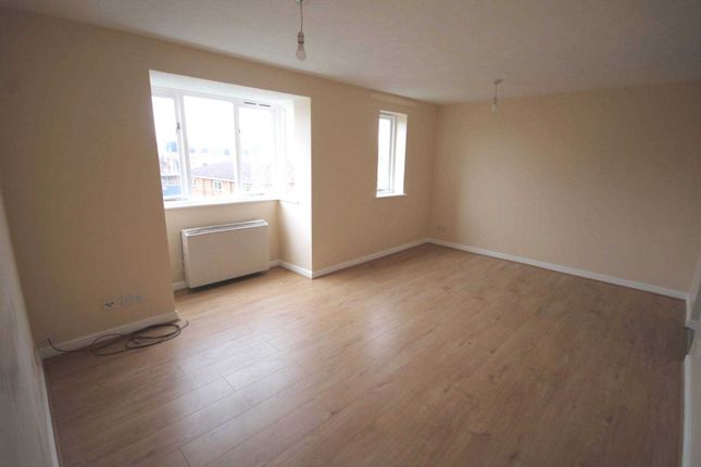 167, Chandlers Drive, Erith photo 4
