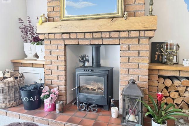 34 Britannia Road, Burbage photo 4