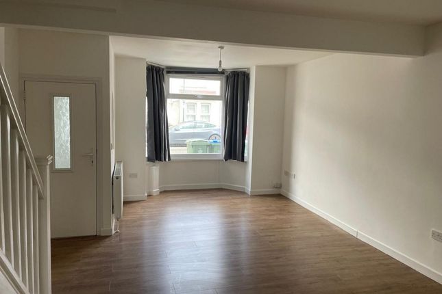 48, Overton Road, London photo 2