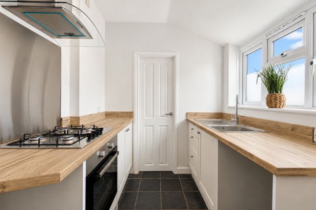 22 Dover Street, Swindon, Wiltshire photo 3