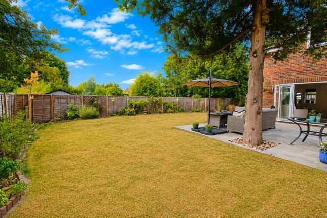 3, Dunsbury Drive, South Croydon photo 4