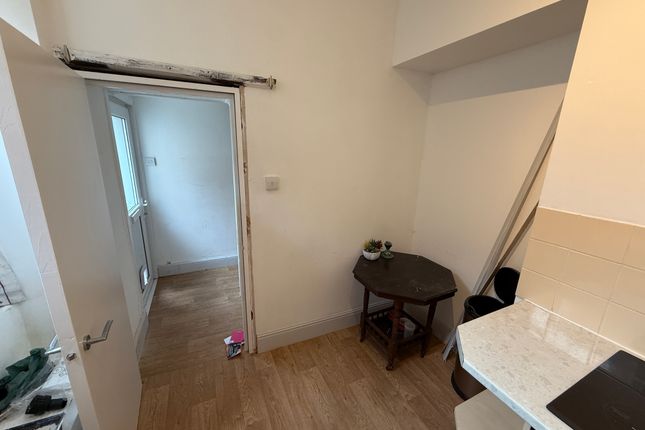3c, Melville Street, Torquay photo 4