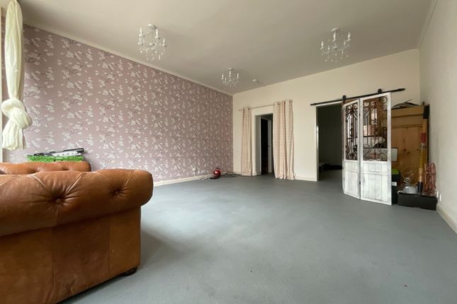 62 Victoria Road, Scarborough photo 3