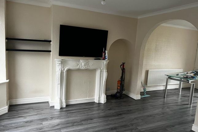 11, Astley Avenue, Coventry photo 3