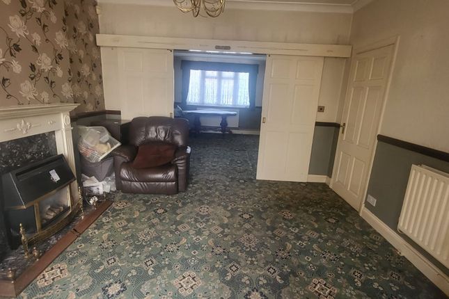 9 Hillsborough Road, Leicester photo 2