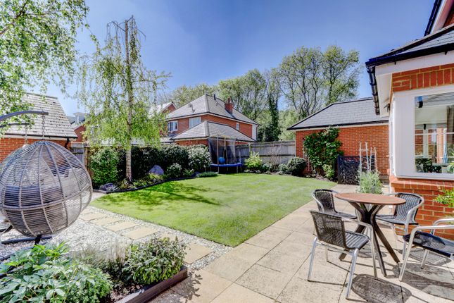37, Sierra Road, Buckinghamshire photo 2