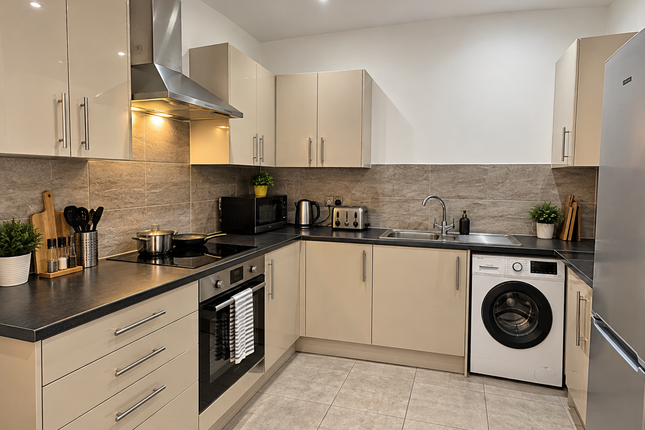 First Floor – Room 5, 394 Moss Lane, Manchester photo 3