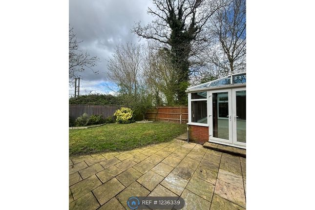 Detached house to rent in Harrow Way, Reading