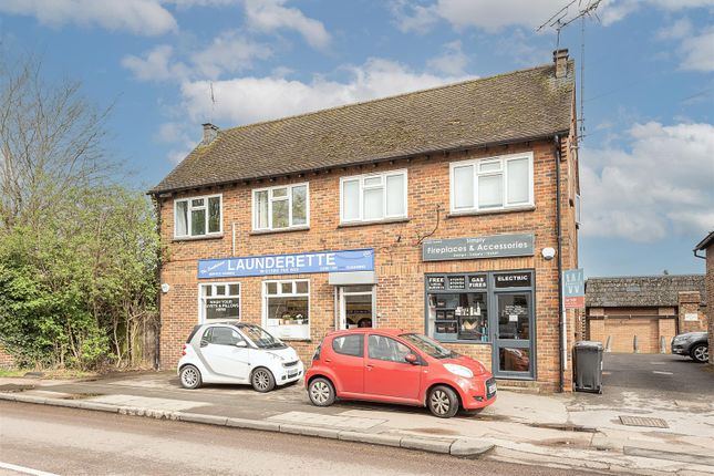 Thumbnail Flat for sale in Southdown Road, Harpenden