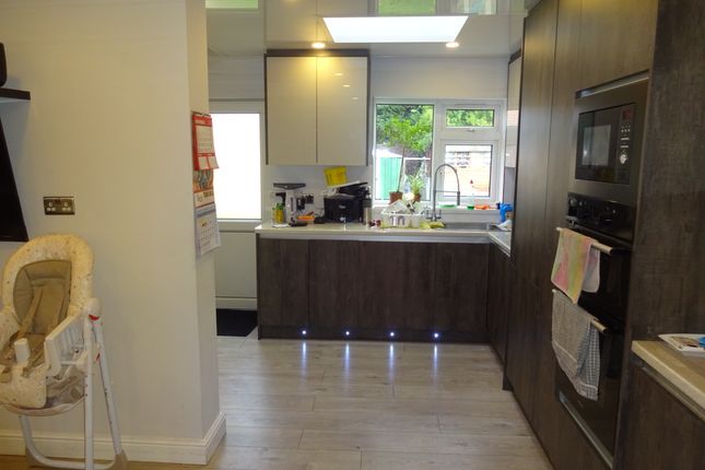 16, Green Lane Close, Leicester photo 4