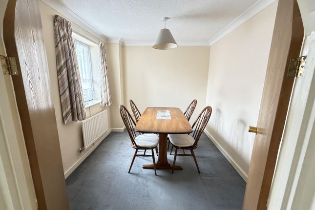 11, Chawton Crescent, Milton Keynes photo 5