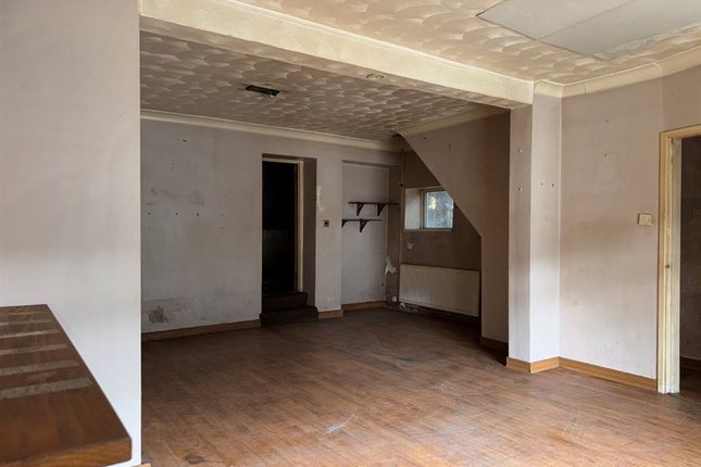 14, Wood Street, NEWPORT photo 3