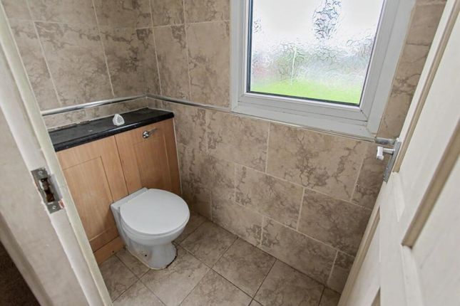 60 Weakland Drive, Sheffield photo 4