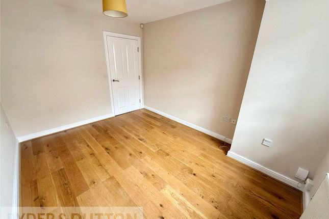 11, Bandy Fields Place, Greater Manchester photo 4