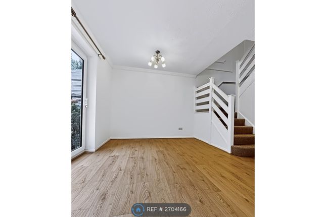 Knights Manor Way, Knights Manor Way, Dartford photo 2