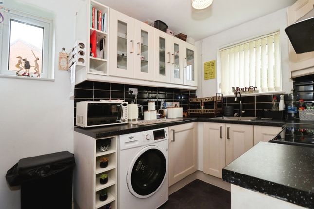 80, Home Orchard, Bristol photo 2