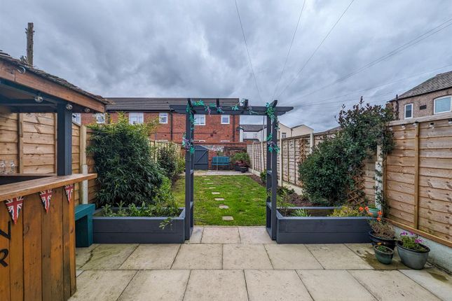 Thumbnail Terraced house for sale in Oxford Street, Leigh