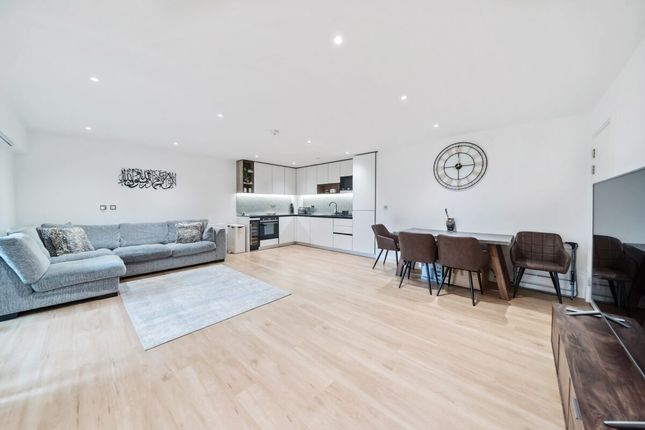 Flat for sale in Beaufort Square, London