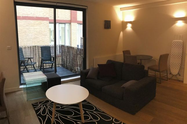 1-bed flat on Flat 5, 84 Fetter Lane, London, £450,000