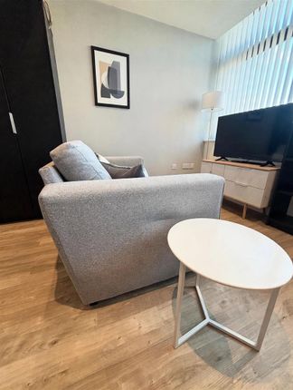Apartment 709, Paragon, 48 Seymour Grove, Manchester photo 5
