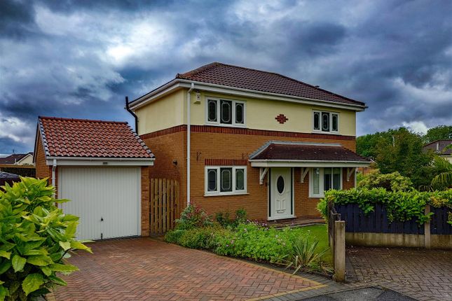 Thumbnail Detached house for sale in Minster Close, Dukinfield